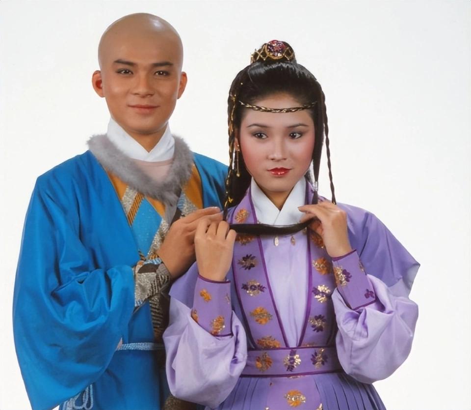 82版《天龙八部》歌曲何以风靡一时
黄霑写粤语流行曲歌词，既能用白话文，也能用文