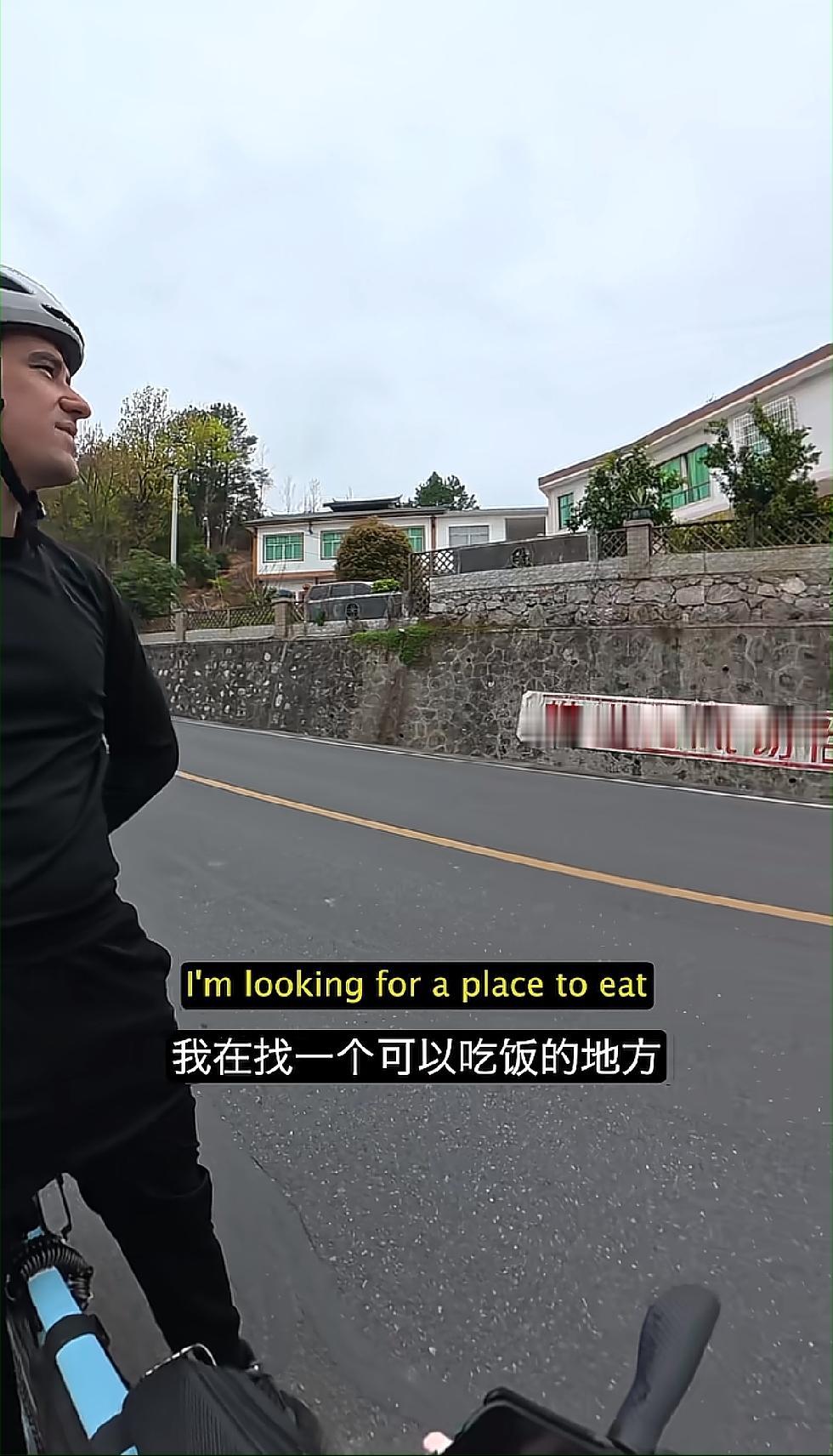 中国人真的善良到一定程度了吗？
有老外想找个吃饭的地方，不过随便问了一下。就有咱
