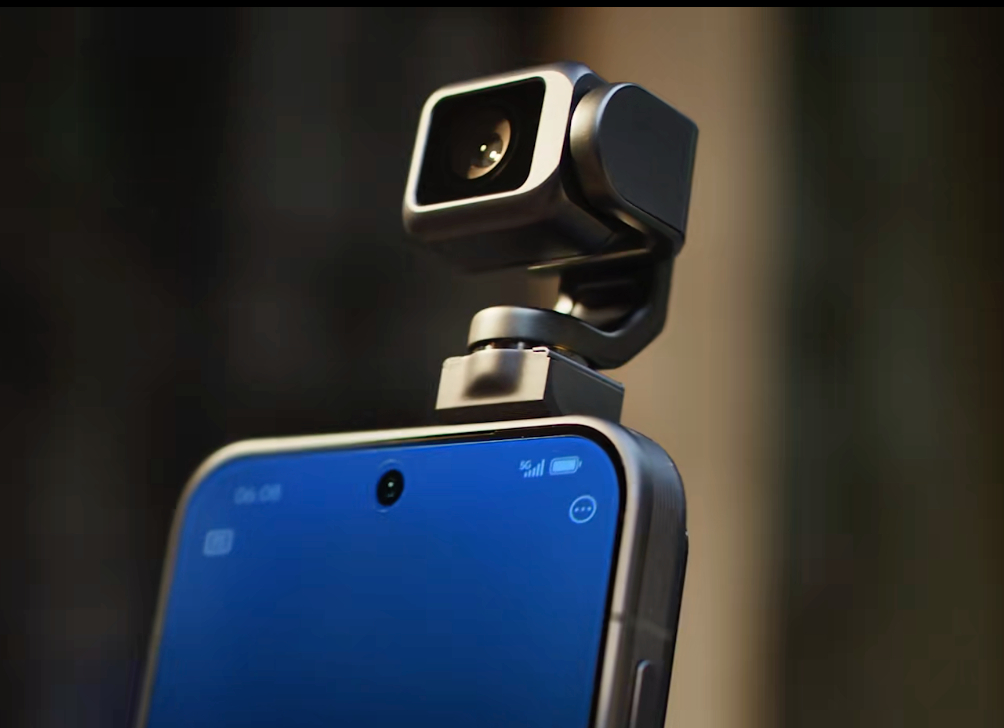 MWC2026有何看点 荣耀Robot Phone肯定要算一个，机器人手机，既有