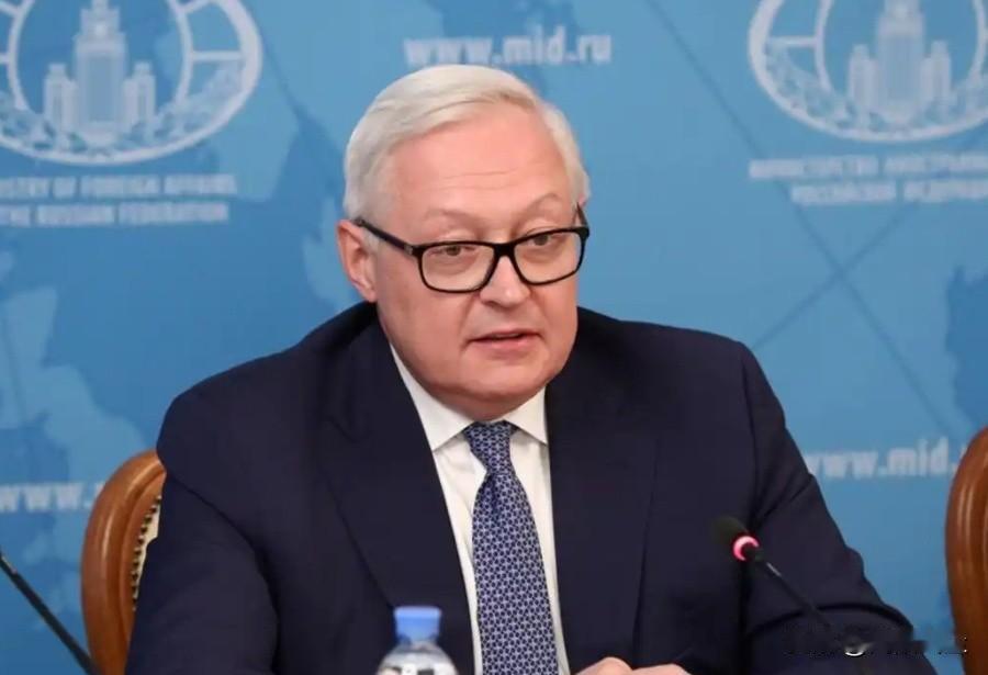 俄罗斯外交部副部长里亚布科夫在接受采访时表示，“俄罗斯对日本官方有关言论的倾向深