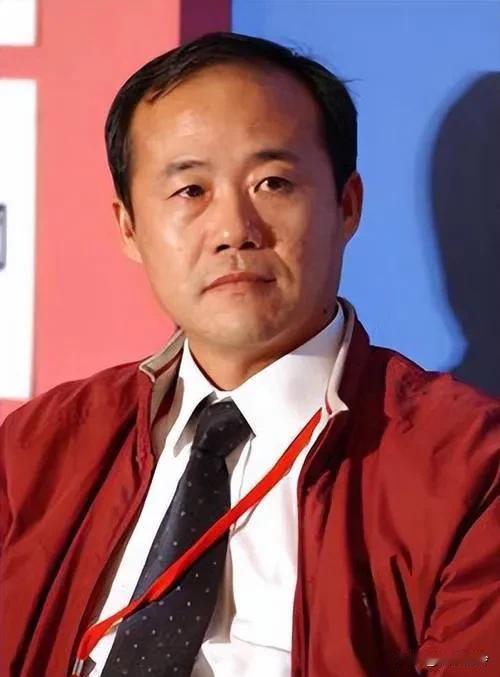 王石和田小姐在一起后，没把田小姐培养成精英，反而被田小姐培养成了“贵族”，样貌和