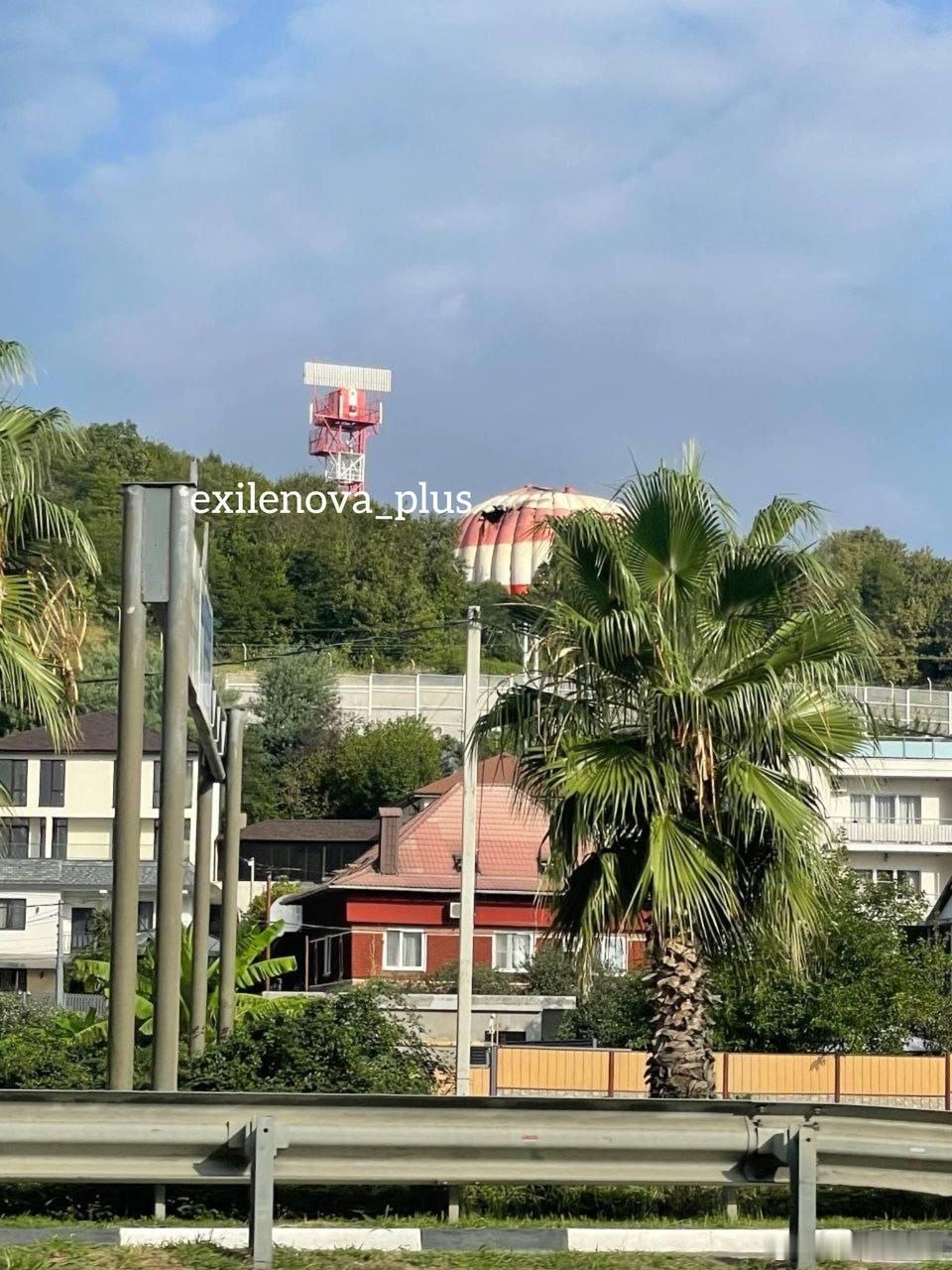 索契。乌军今天还打击了一台雷达。这是黑海空中交通管制中心的ORL-A雷达站（机场