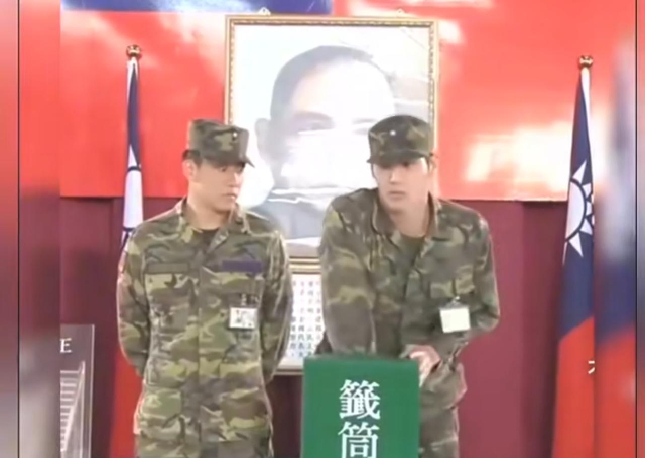 台湾年轻人服兵役靠抽签决定命运，靠手气决定自己的岗位。一个新兵抽到飞弹操作人员，