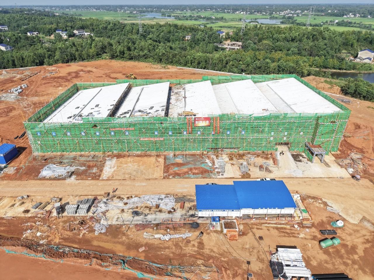 配套提质赶工期！长张高速三对新建服务区同步加速建设
 
作为湖南横贯东西的交通主