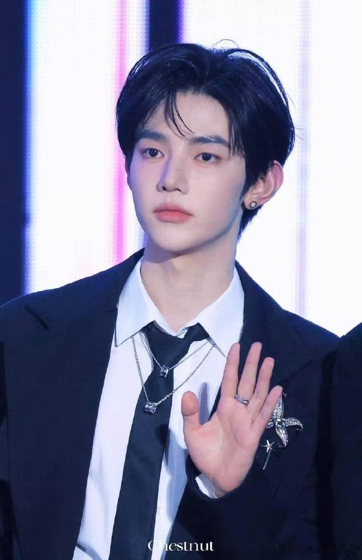 章昊实绩图，他的人气度真是实至名归 