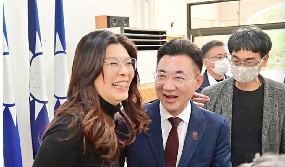 郭正亮：郑丽文的能量比江启臣担任党主席时还低

​前立委郭正亮昨天（18日）在节