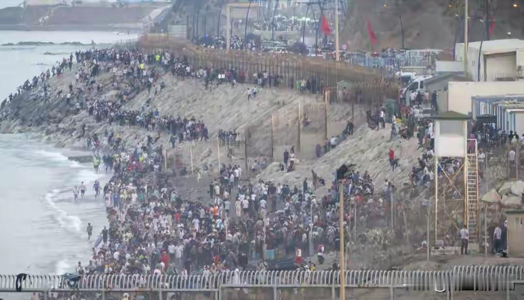 5万人涌入西班牙不止惊醒了西班，也许也让美国所有人惊醒了，也许这就是特朗普想要的