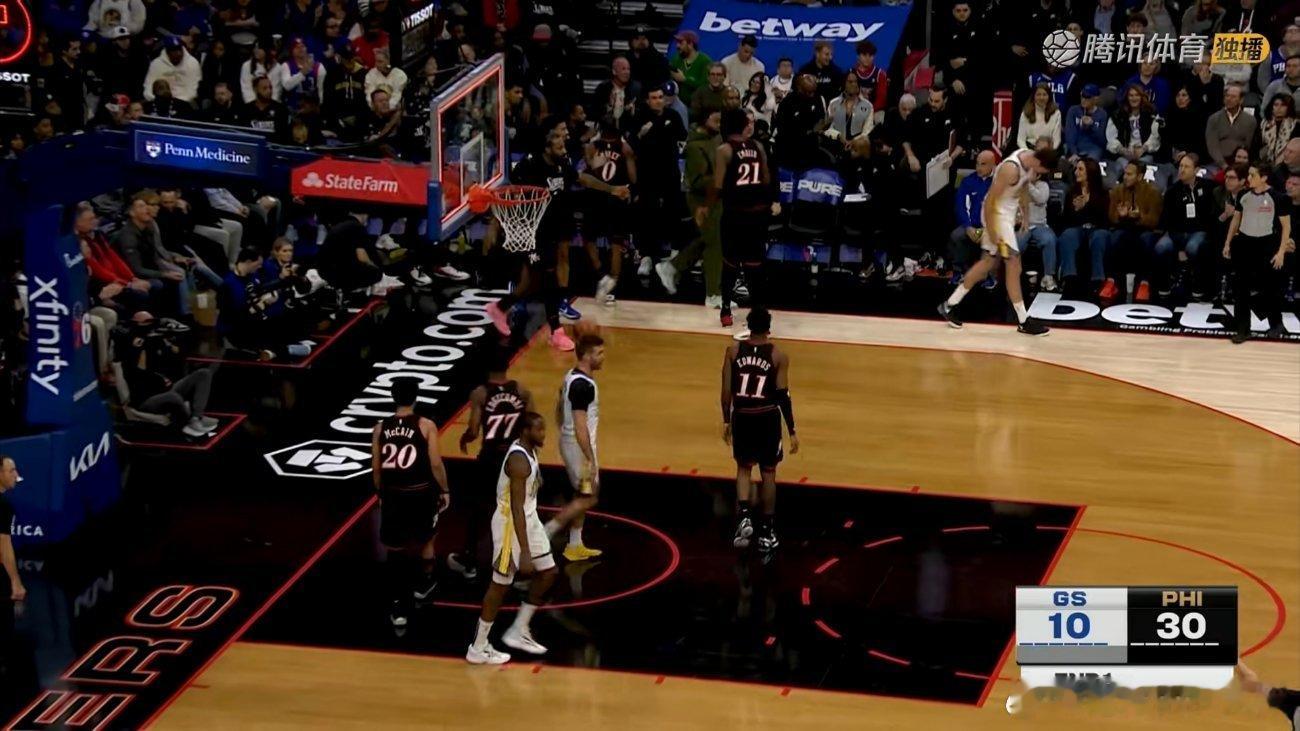 费城首节领先勇士20分