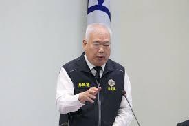 党团除名，开除党籍。季麟连还真的是台湾岛内唯一一个严格按西方政治体制说话办事的国
