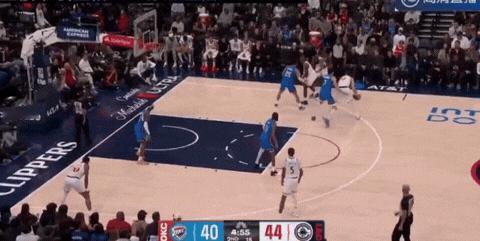 谁还敢说哈登打球软！看看这个球
今天快船在主场迎战联盟榜首雷霆。最终以107-1