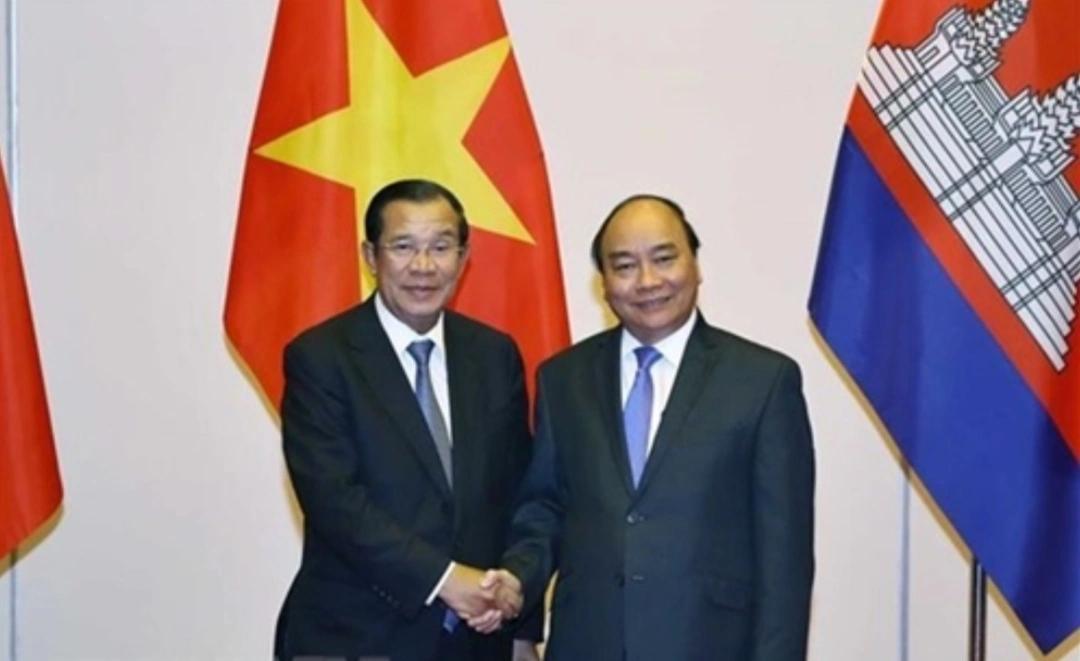 中国和柬埔寨从来就没有柬铁这一说，洪森也从来没有把中国当成真正的大哥，洪森自从1