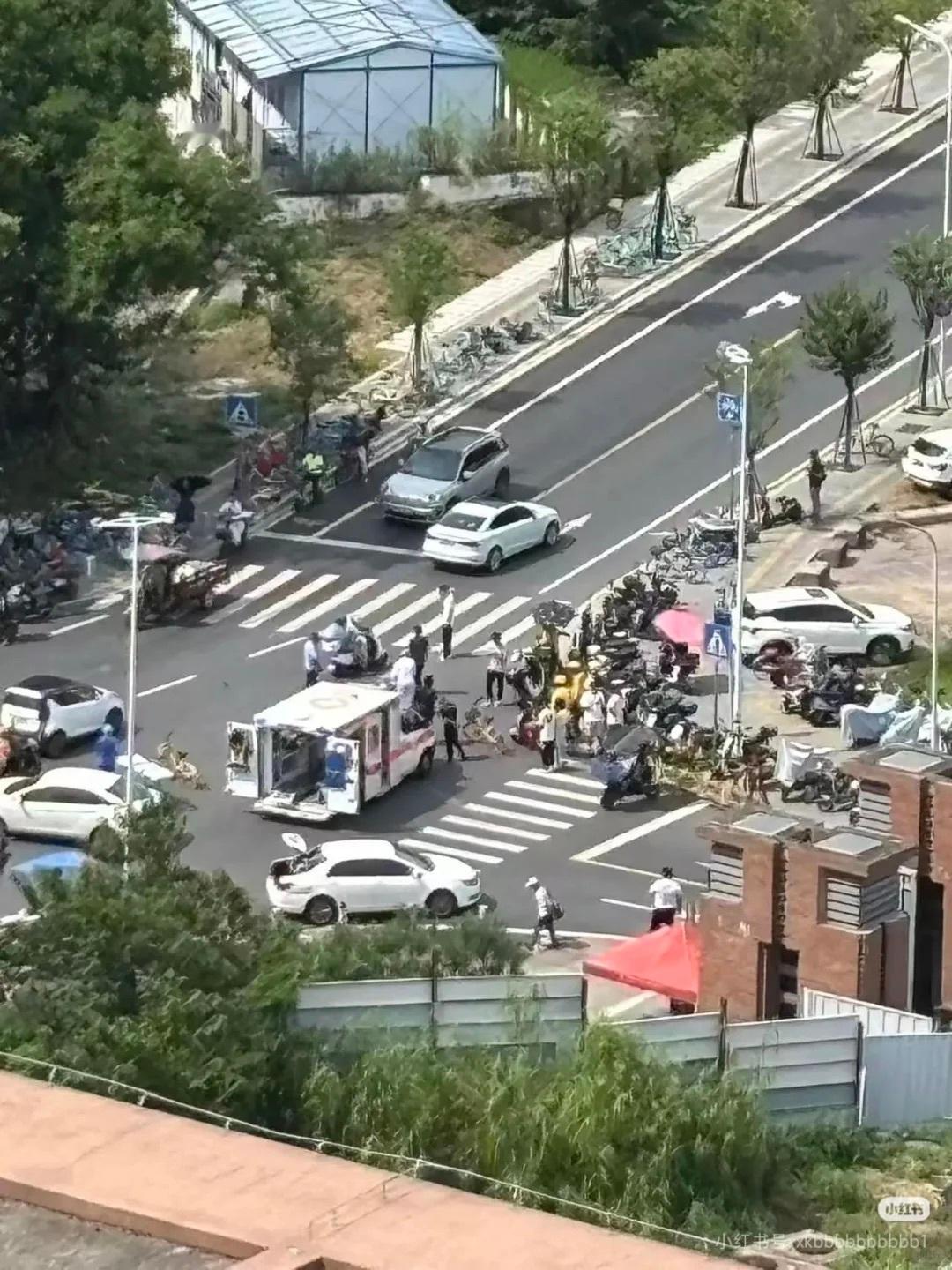 多方确认华南理工再发生车祸在事实、谣言、情绪交织的舆论中，公开、透明的消息才能以