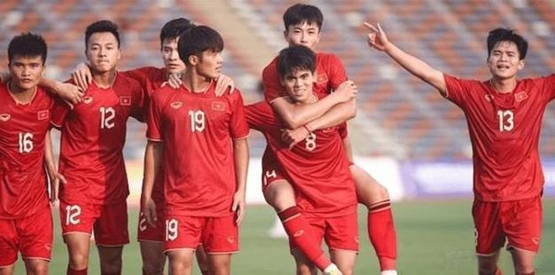 U23亚洲杯4强已定2席 均东亚球队！中国若进4强将战越南！

麻烦看官老爷们右