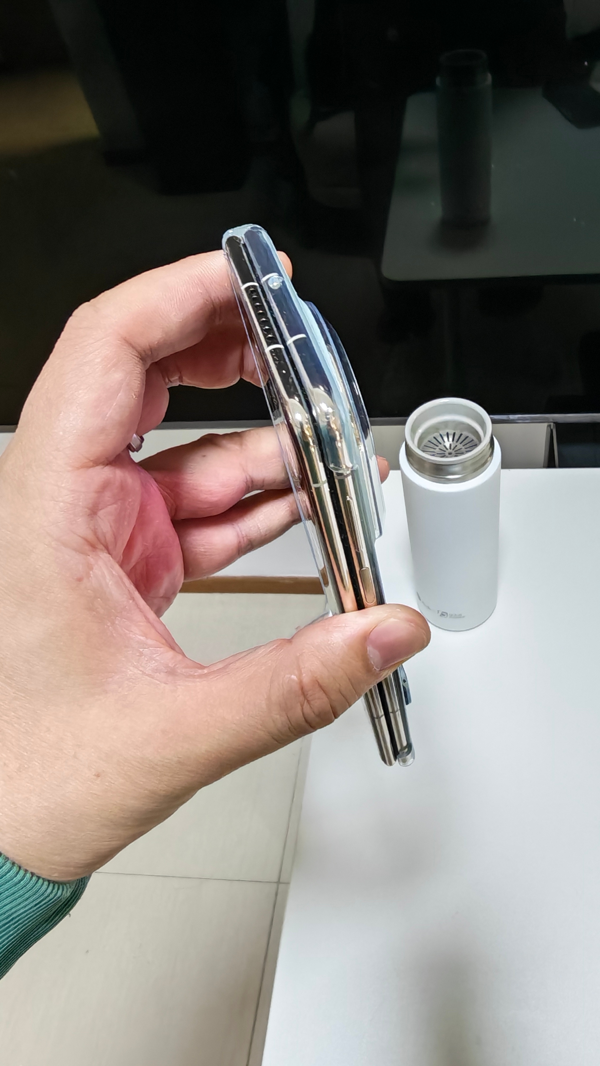 买了个华为mate x7到了这颜色怎么样？ 