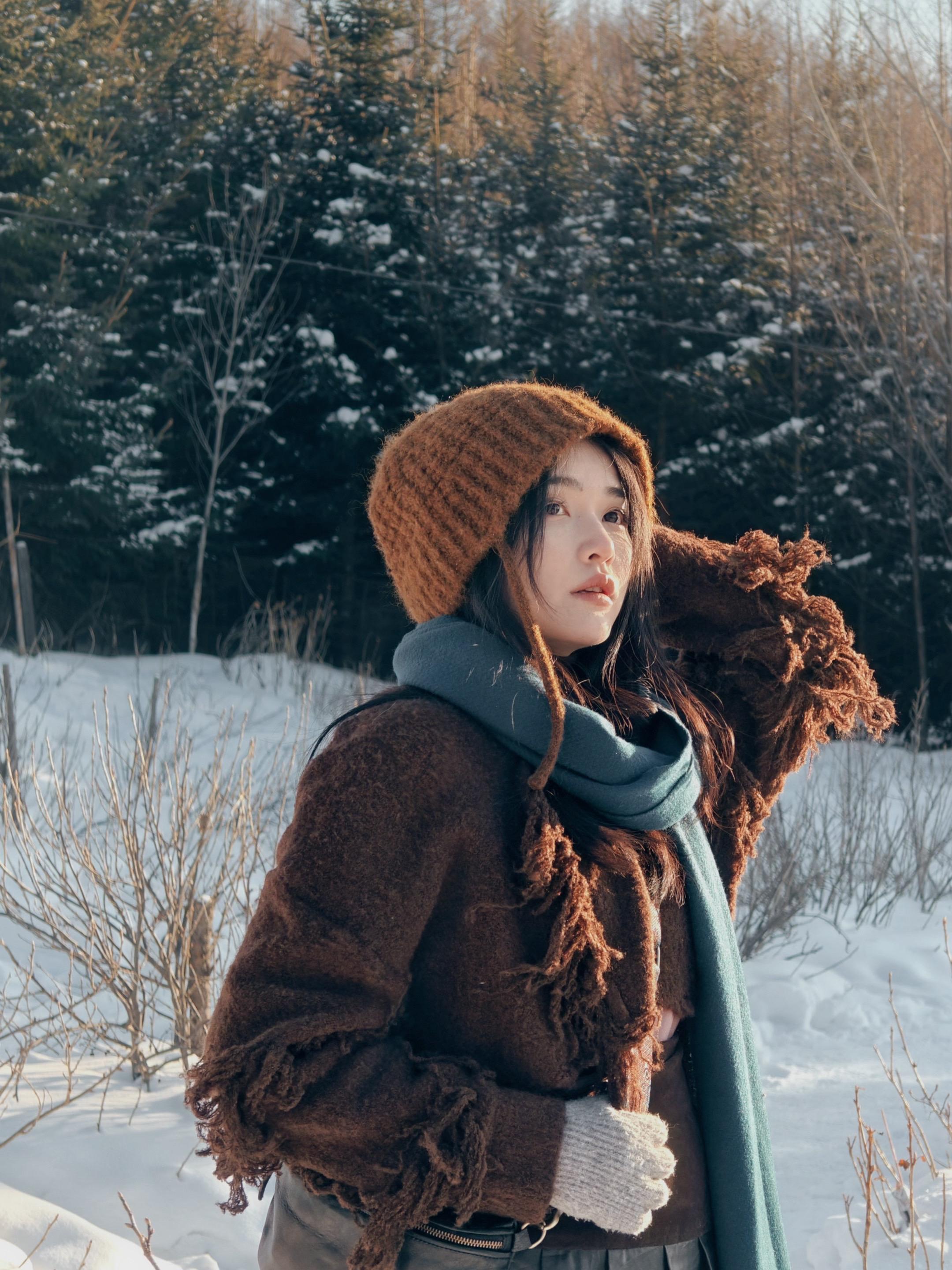 ❄️冬日氛围感拍照指南 📸 场景选择：3个出片圣地 - 雪后木栈道...