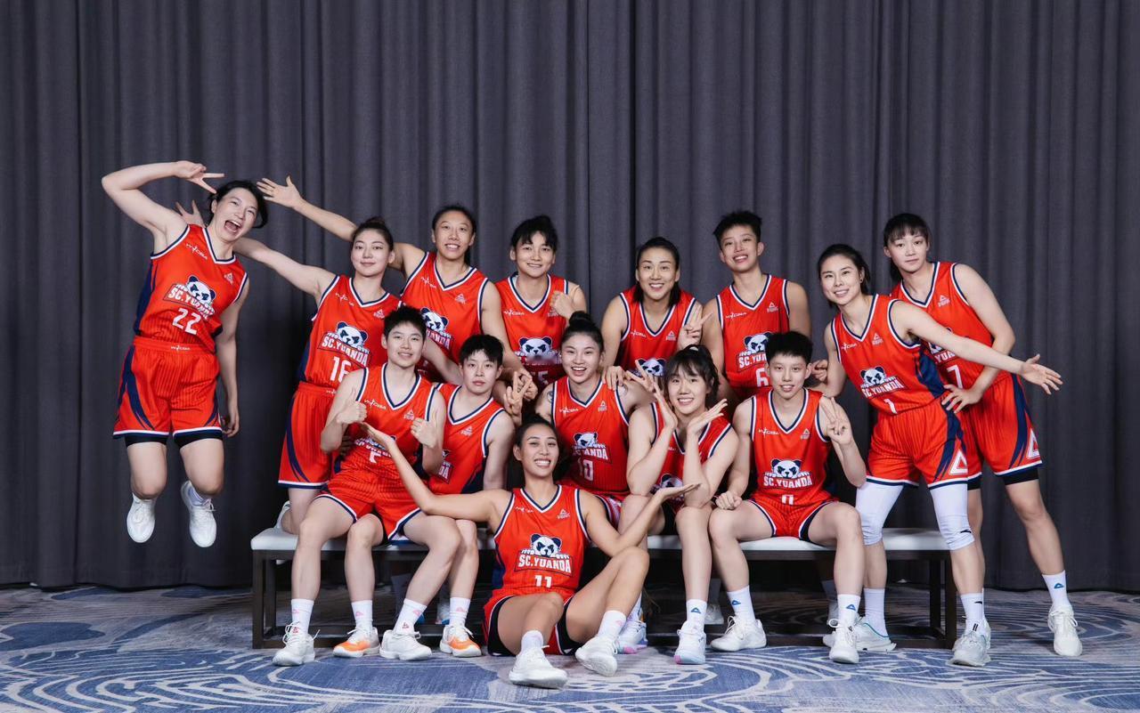 今晚四川女篮主场战陕西女篮
上海女篮客场挑战浙江女篮

WCBA昨晚已经进入常规