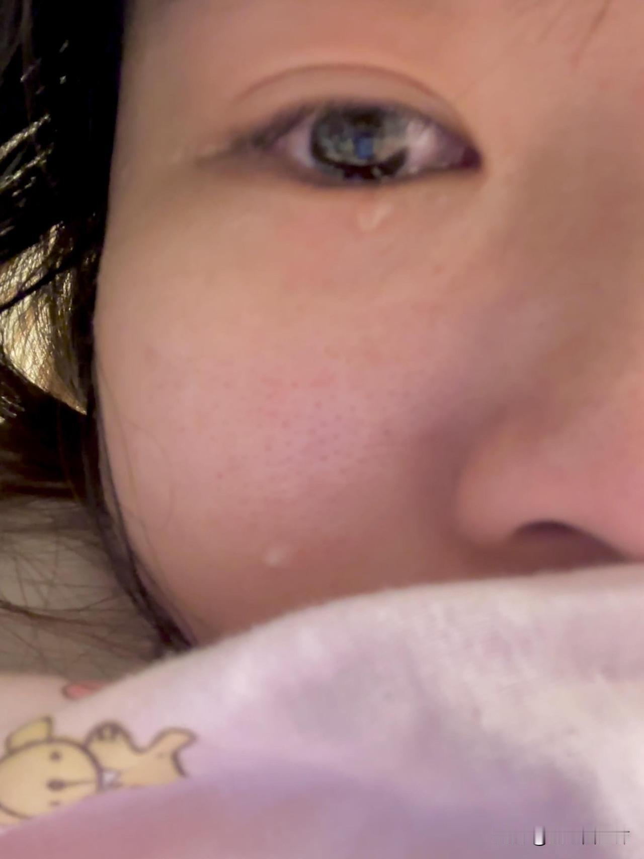 25岁的我因为明天要上班暴哭
一想到明天要去上班 今天不管做什么都会忍不住流泪 