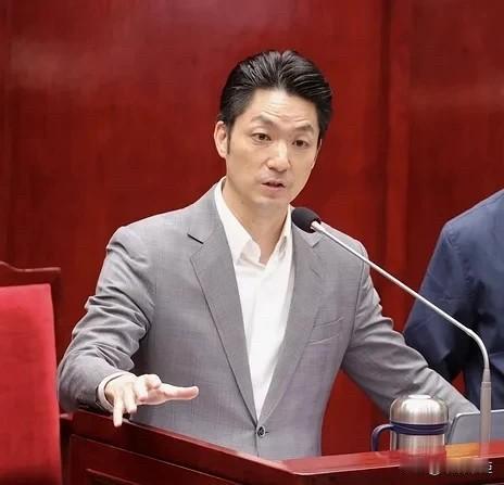 台北市长蒋万安长子蒋得立赴美交换生，遭到民进党攻击。国民党北市议员王欣仪今（10