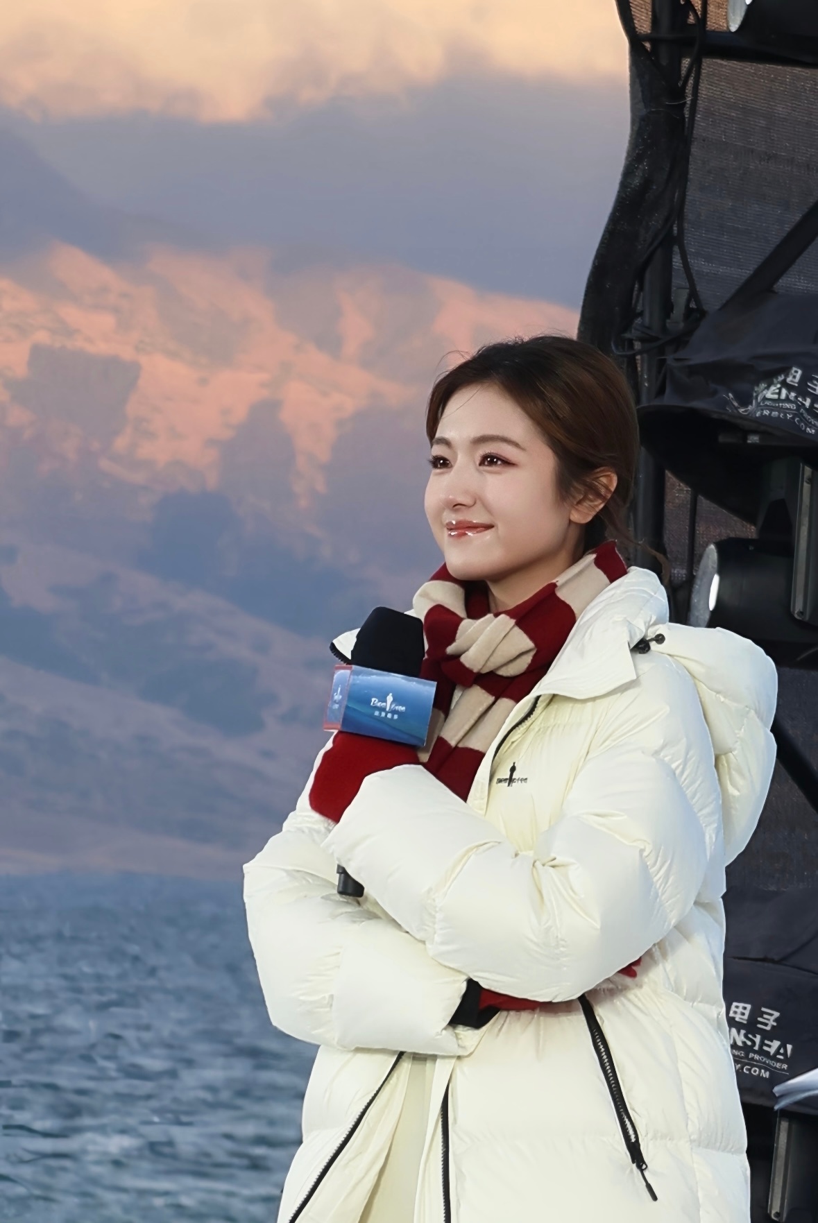 李兰迪好灵李兰迪真人也太美了吧！天啦比电视剧里好看一百倍！超灵！李兰迪[超话] 