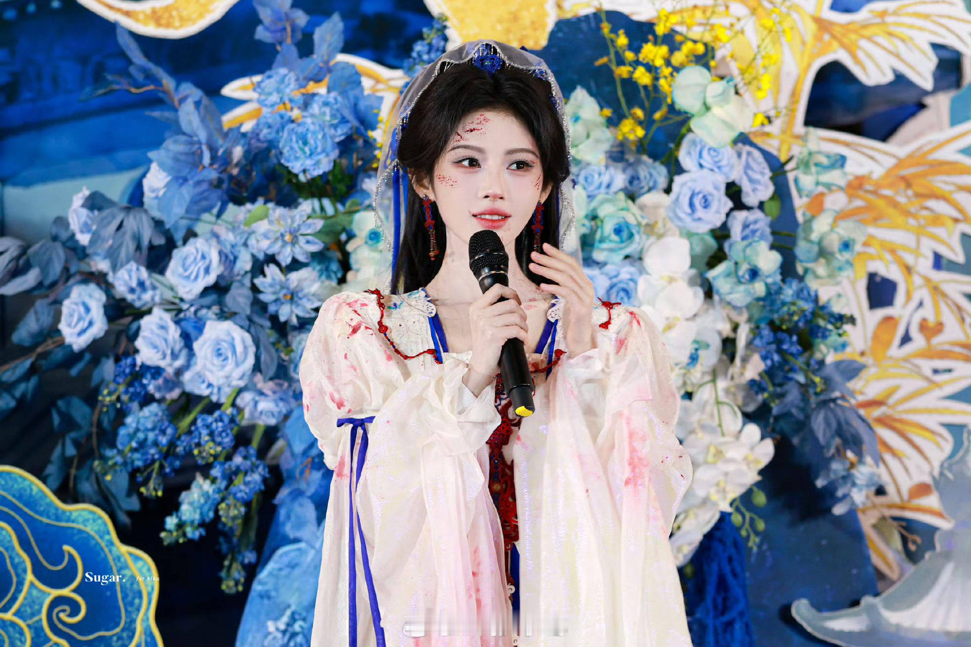 鞠婧祎《来战》杀青路透 