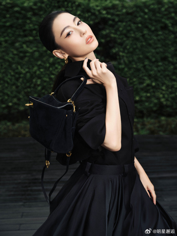 张柏芝线下活动状态超绝完美适配大光明造型，立体骨相惊艳全场，头型精致耐看，历经岁