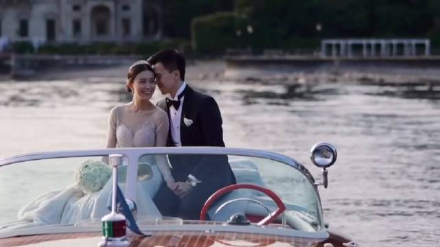 文咏珊当年多么浪漫的婚礼，简直是女孩子们的梦中情礼啊，终于要1+1=3了，祝福幸福。