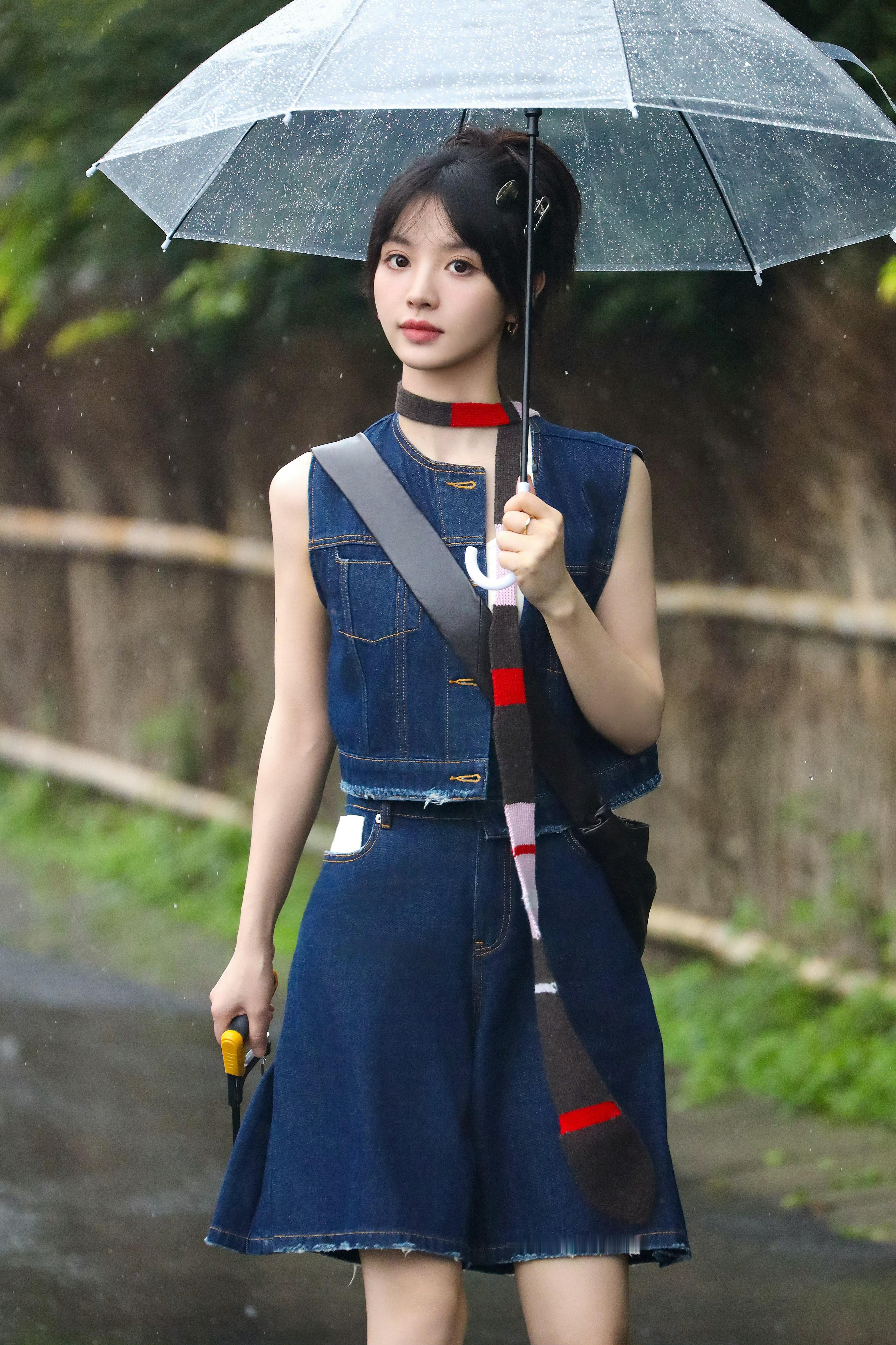 🍃｜“去年夏天”田曦薇忙忙碌碌寻宝藏