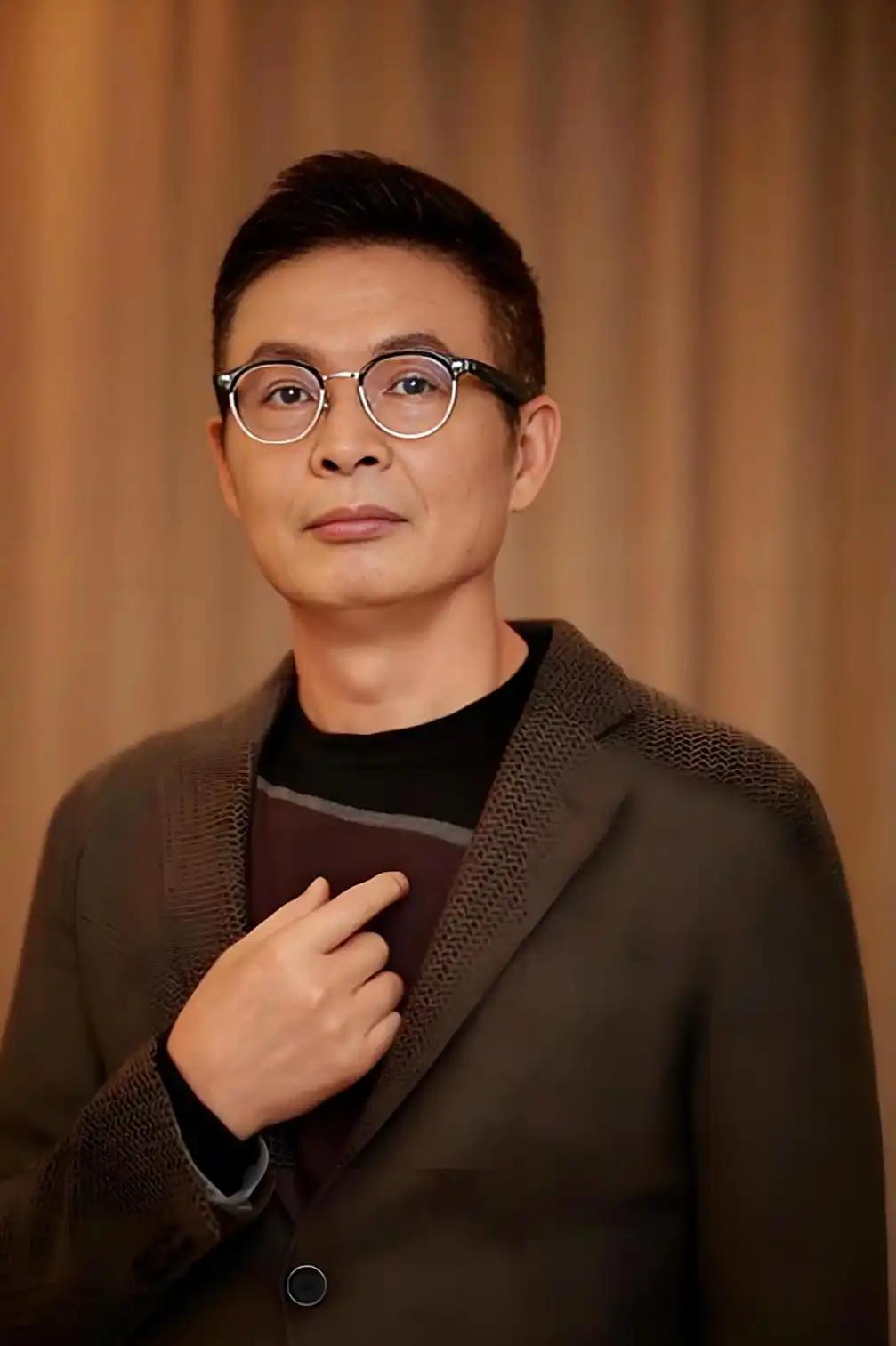 麦家说：养育孩子的最终目的，不是孝顺，也不是成才，而是把孩子培养成幸福的普通人。