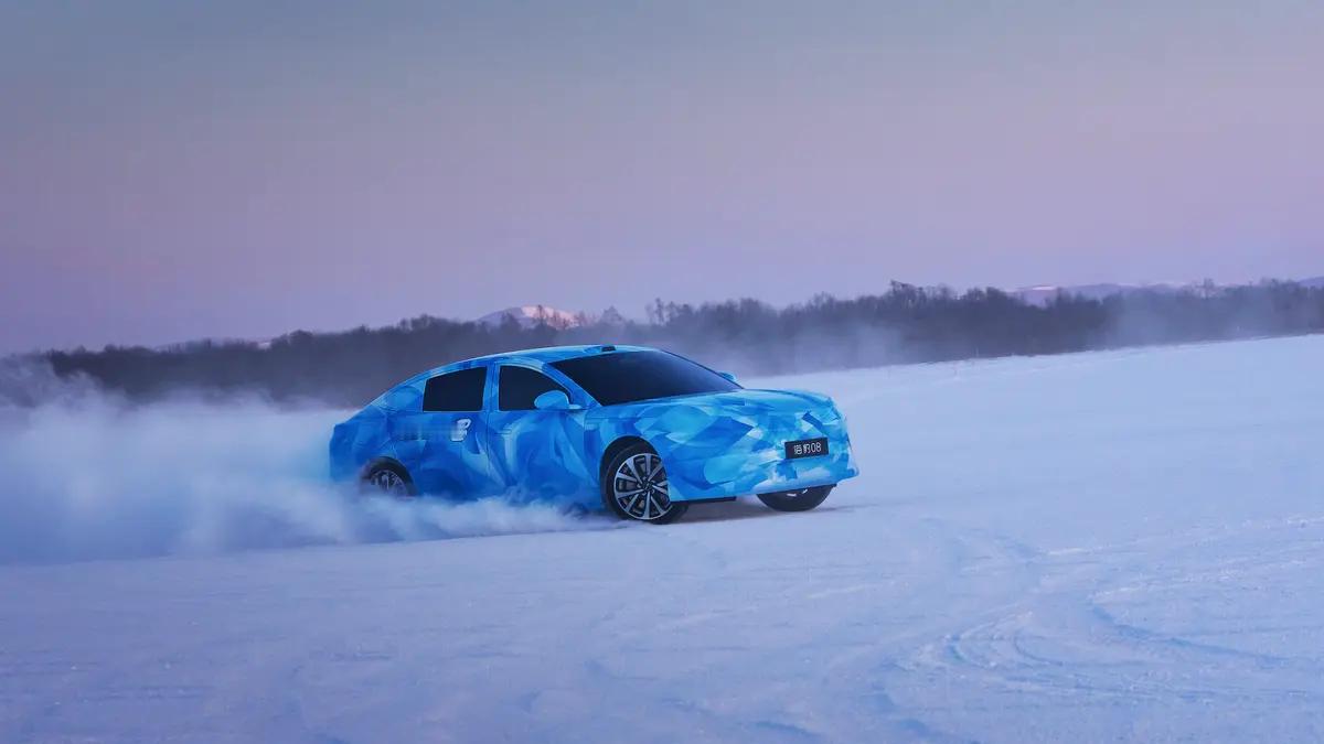 车若初见 比亚迪海豹08放冬测谍照图，低温试炼安排上了，看来是在死磕三电、续航、