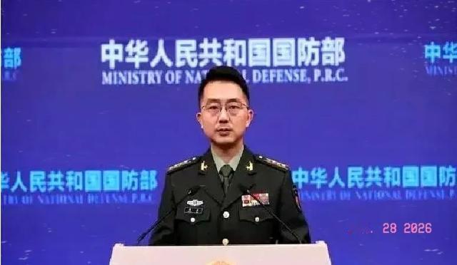 刷到一条消息，炸了！国防部直接把话挑明了，满18岁的男青年，必须兵役登记，不是“