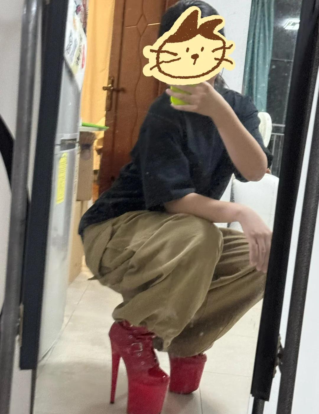 ladygaga演唱会穿搭（鞋到了尝试下）物料交换
穿上那一刻便知道妈咪为什么现