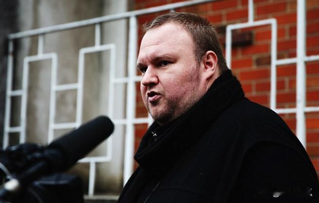 Megaupload和Mega的创始人金•多特康姆在社交网络称，一旦发生战争，将