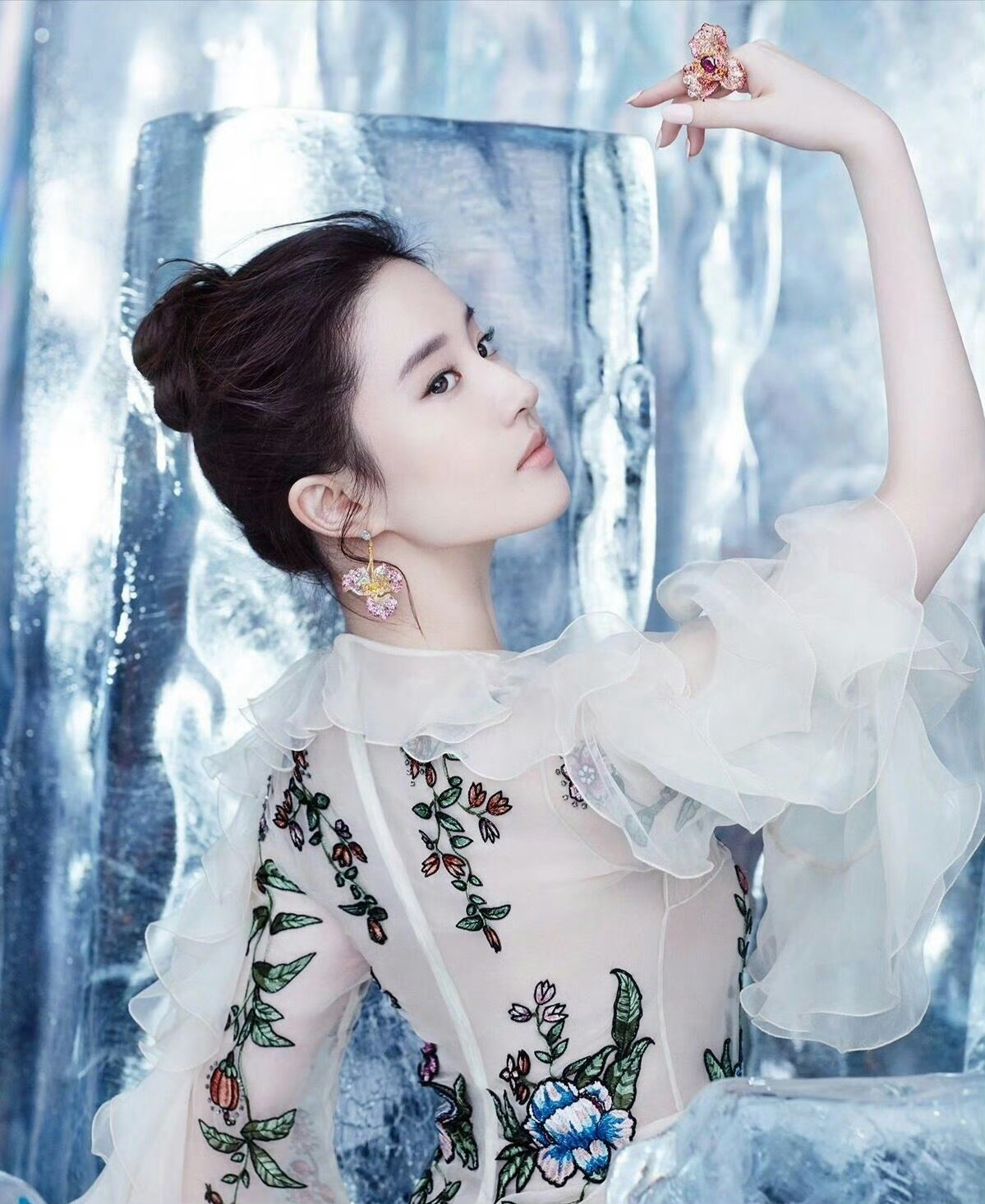 内娱时尚与作品的风向标，喜欢刘亦菲是内娱的必修课