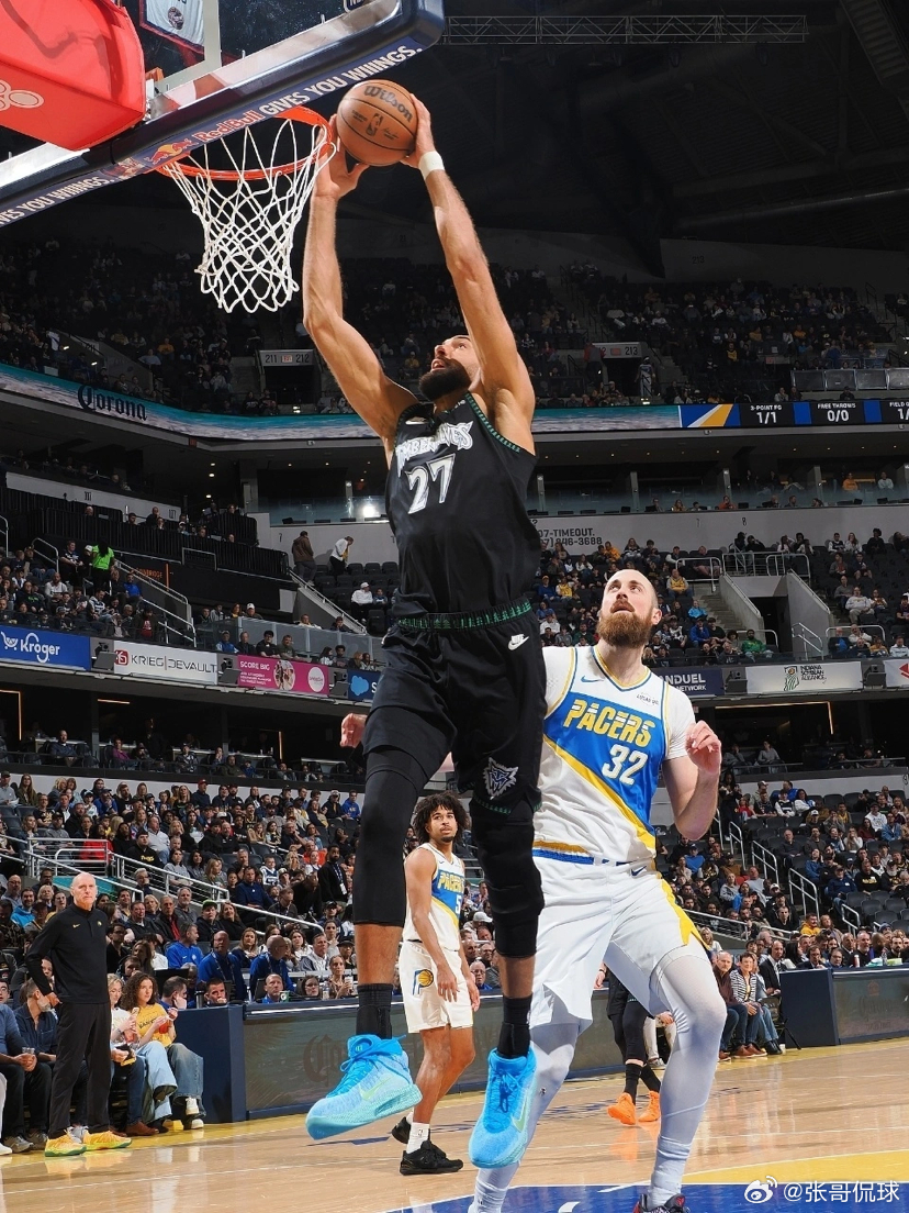 森林狼大胜步行者 终结三连败完成赛季横扫北京时间4月8日，NBA常规赛森林狼客场