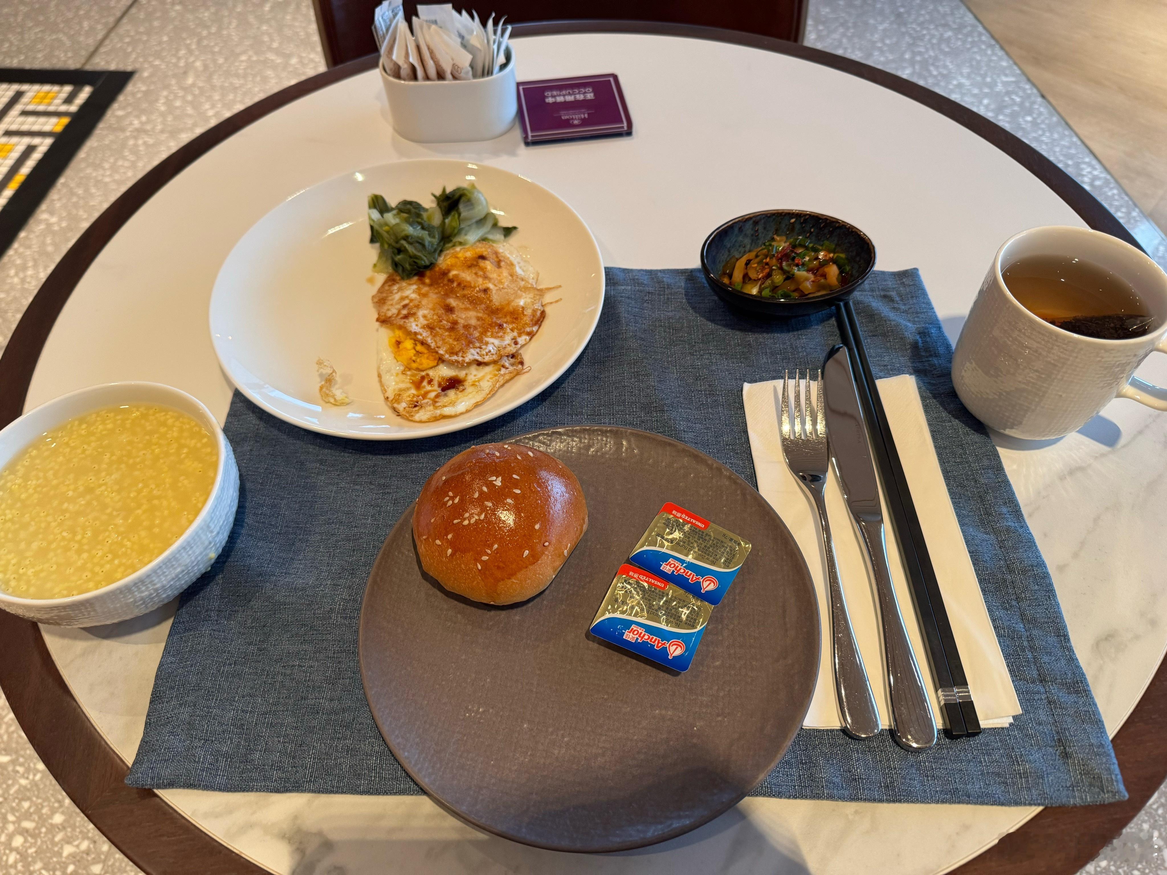 早啊！！最近跑活动跑的，我生物钟都要扳正过来了今天回北京休整一下，明天继续，全是