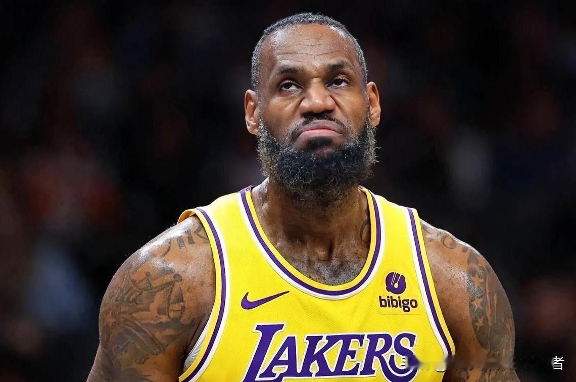 太扎心了，湖人117-135惨败黄蜂，一战打出了2个无可争议的事实！
 
1. 