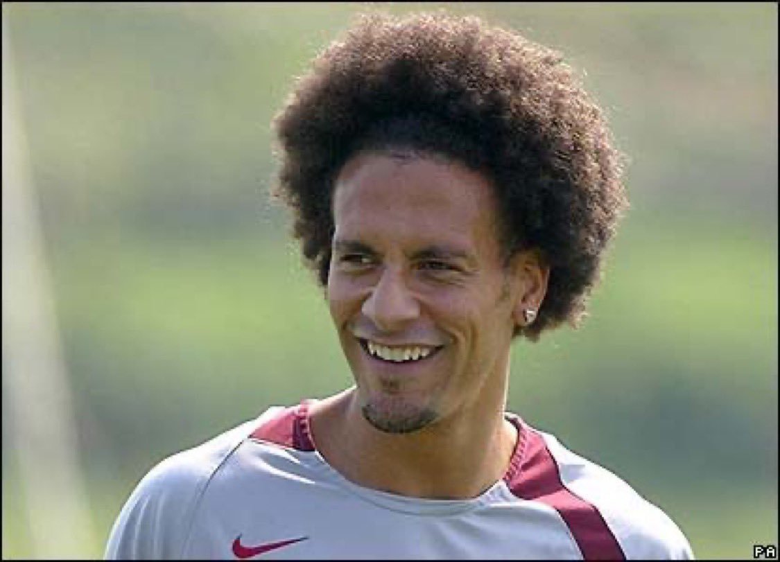 里奥回应约罗新发型：Like it @ leny_yoro曼联