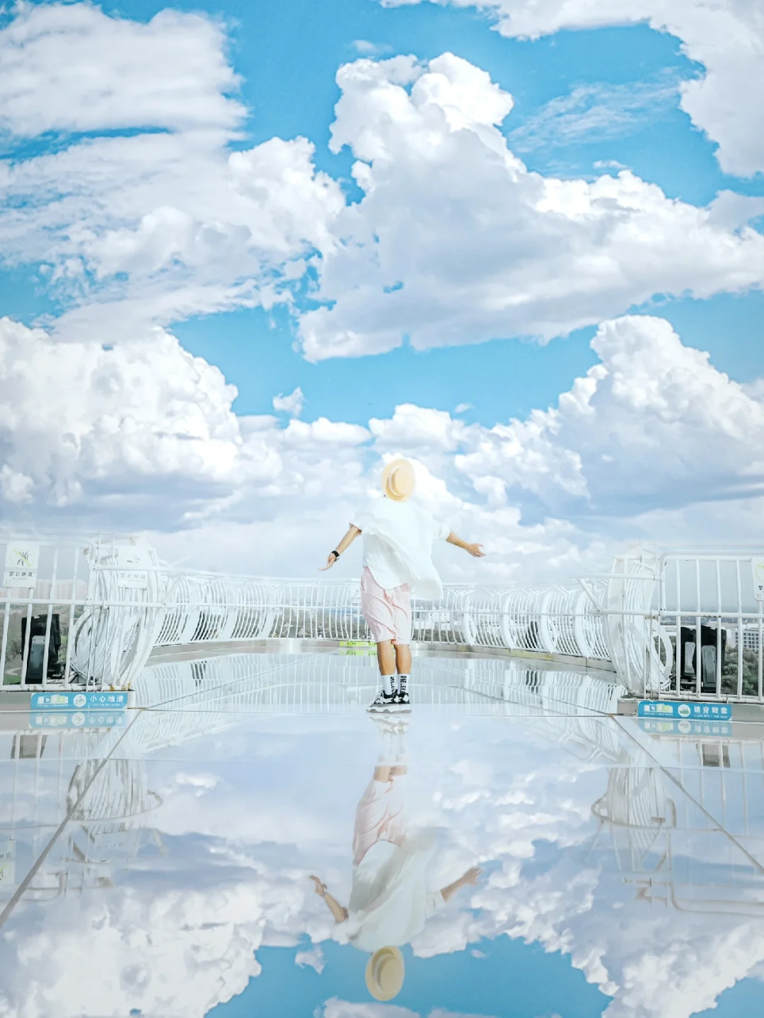 不在国外‼️在苏州我拍到了绝美的天空之镜☁️