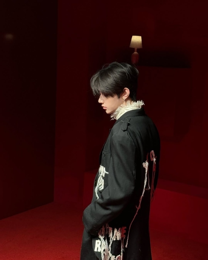 章昊 × 欣漾 SuperELLE January 2025.花絮Behind 