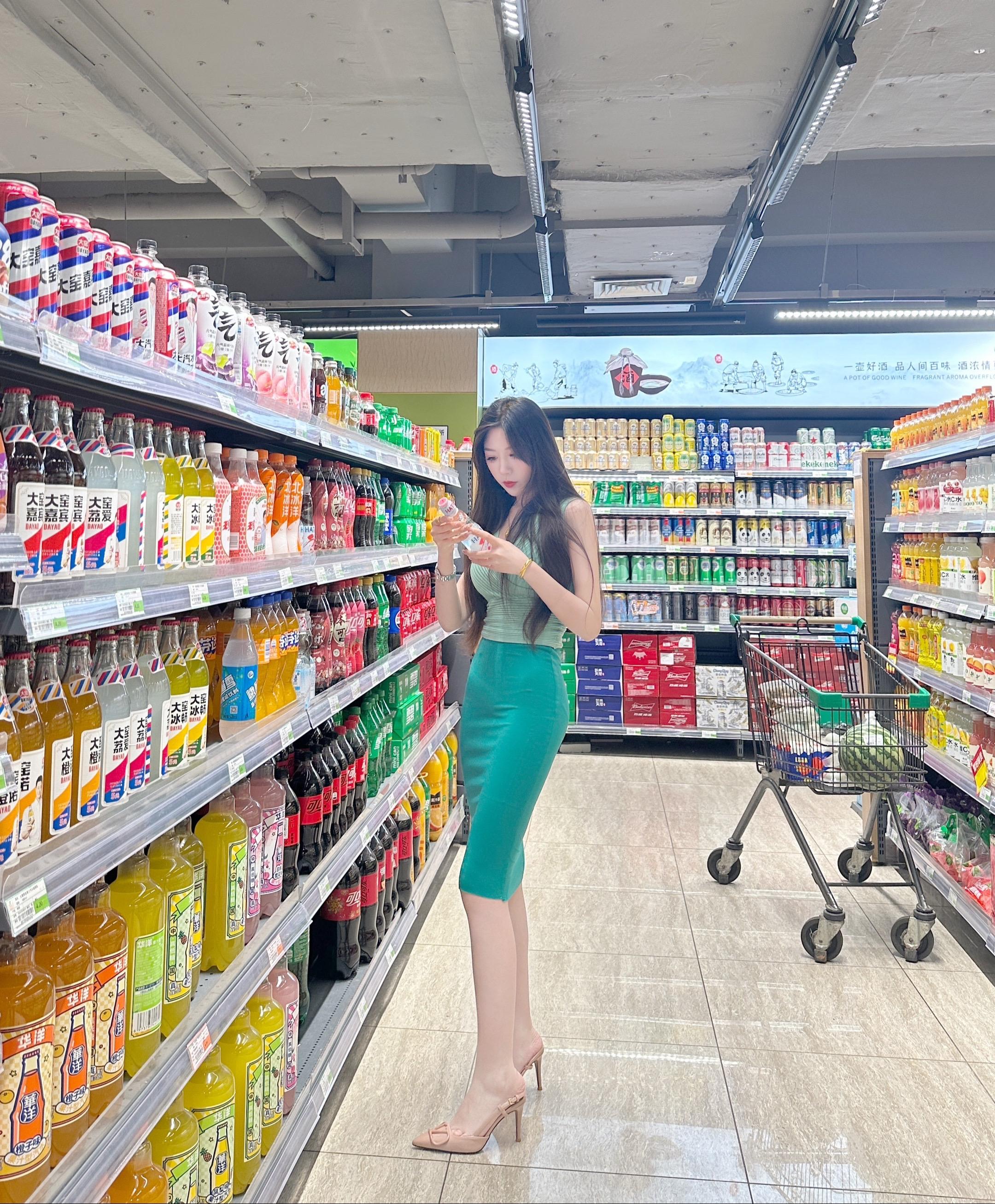 爱看就看，不爱看拉倒。又不是让你来选妃的🙄