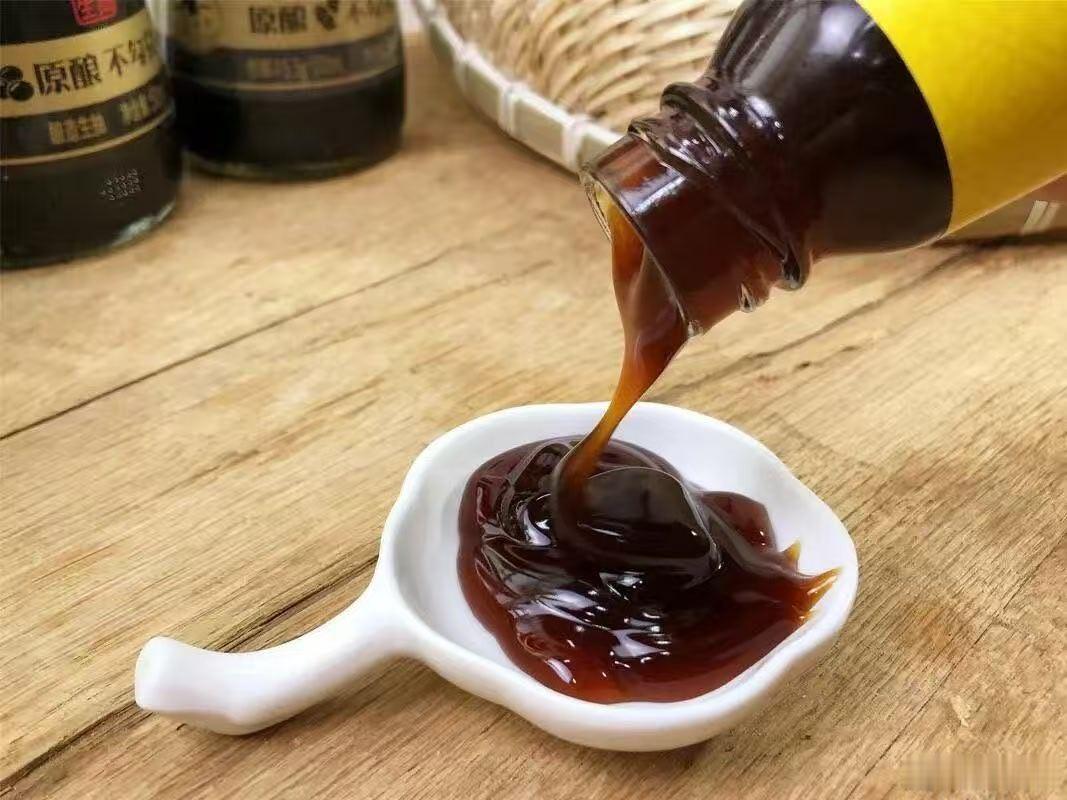 下馆子后为什么口渴？放假了，约上亲朋好友下馆子，开开心心。可是，每次吃完走出饭店