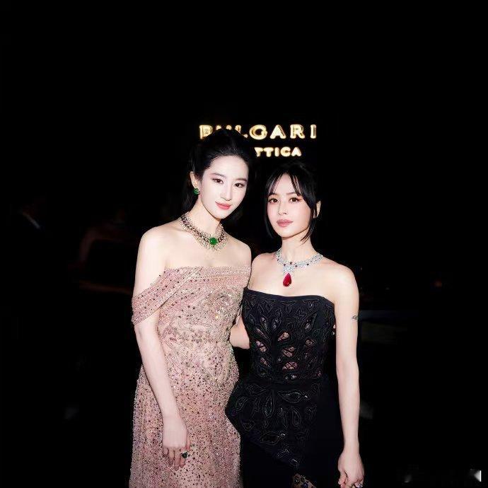 蔡依林刘亦菲晚宴合照两大女神同框，颜值气质双双在线刘亦菲蔡依林两大女神同框 ​​