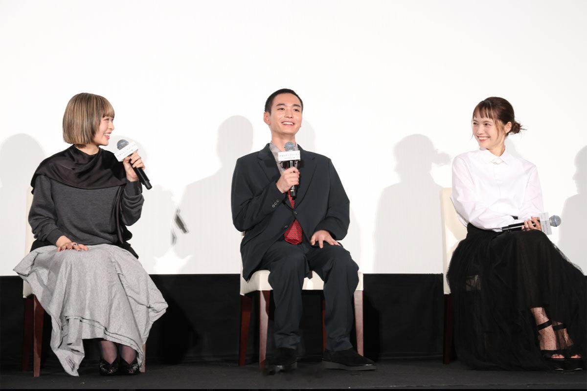 东体：近日，人气女演员森七菜（24）与男演员青木柚（25）被曝在东京一家高级餐厅