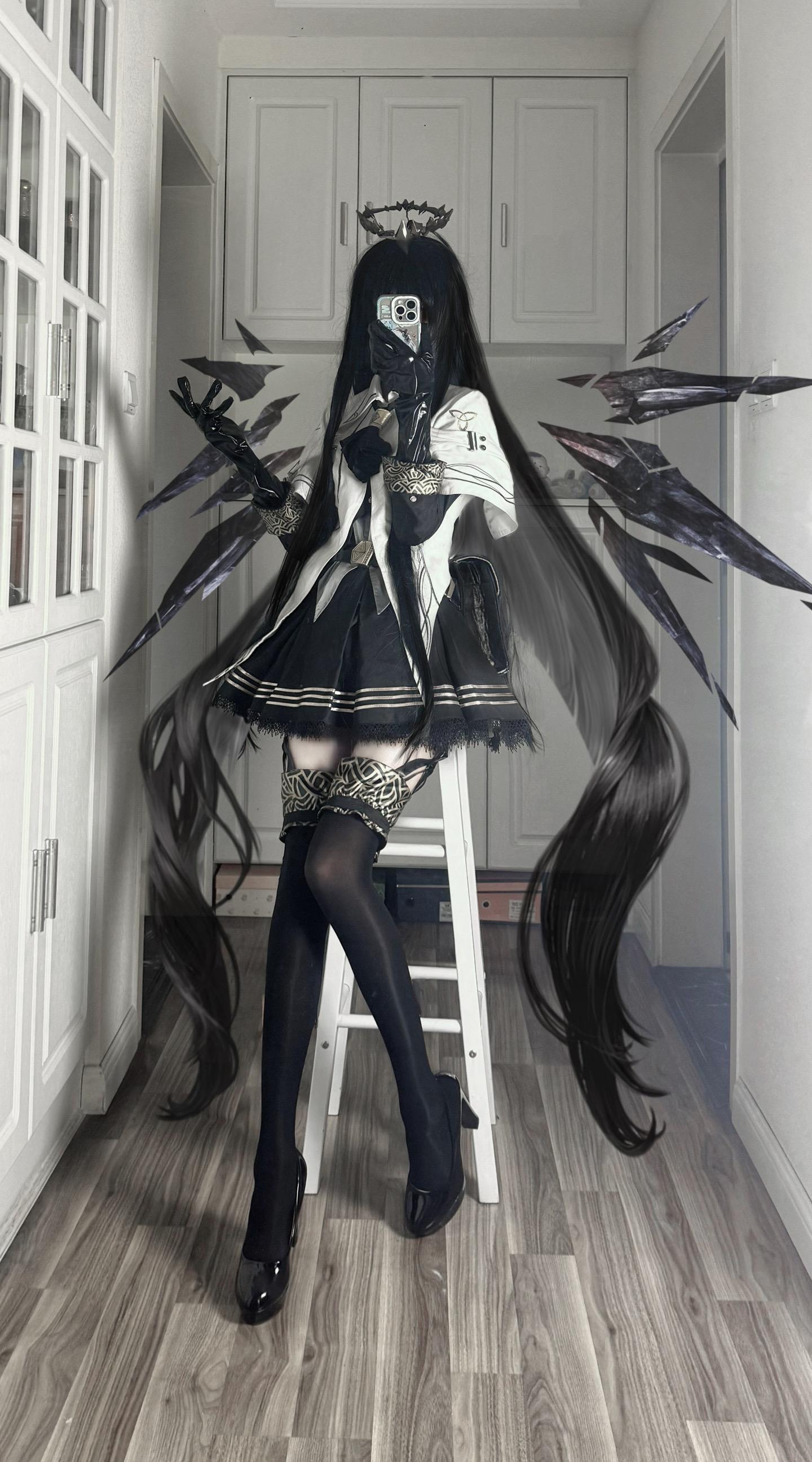 没带琴。 衣服是 家的