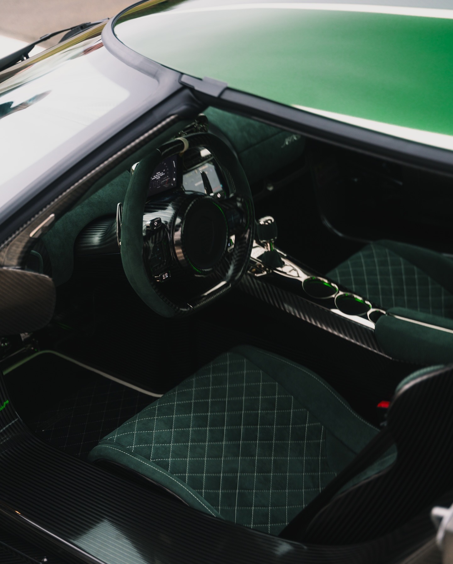 一款新的Jesko Attack车辆已经离开，预定将留在它的祖国瑞典。采用定制的