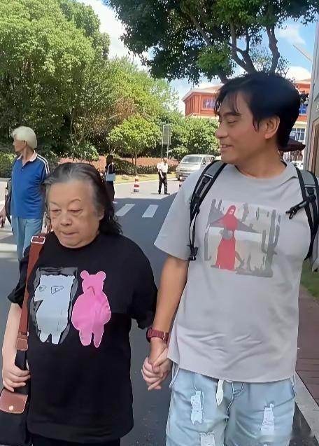 陈龙的妻子是章龄之我一点都不羡慕，他还有两个儿子我也不眼红，真正让我心生羡慕的是