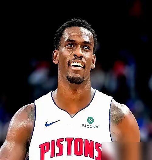 拒签两亿，偏拿900万，22岁的杜伦疯了吗？这位NBA活塞队中锋，正遭遇着最残酷