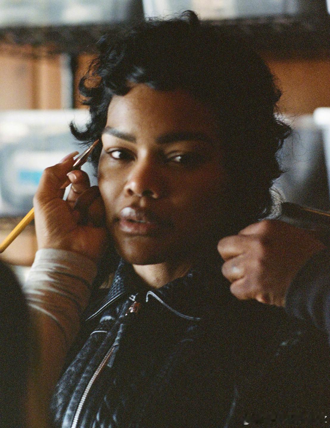 W Magazine 新期导演特辑，演员 TeyanaTaylor 身着 Her