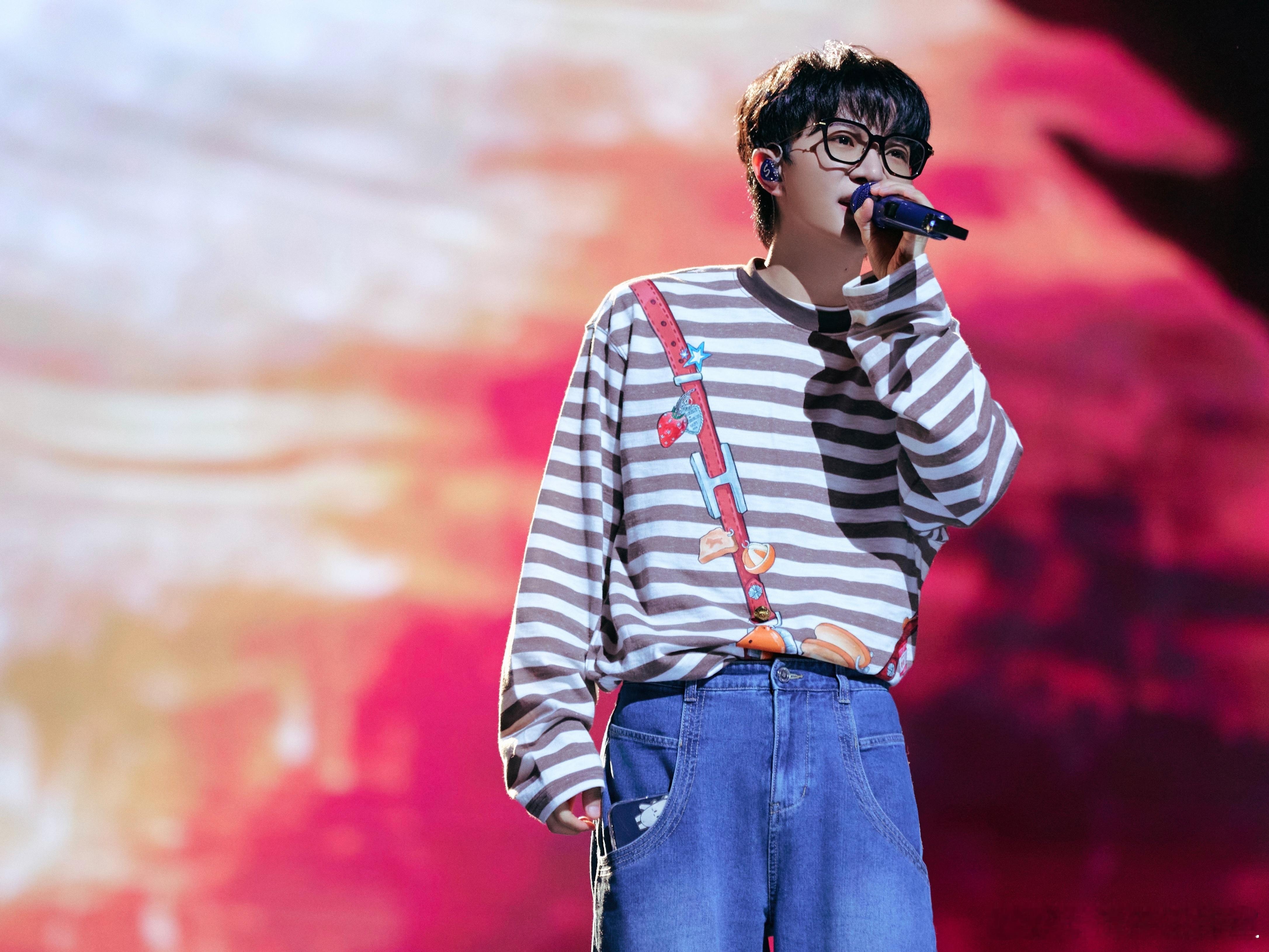 向全世界安利我担少年，不仅仅是一个名词，更是一个形容词。能被称作少年的人，需永怀