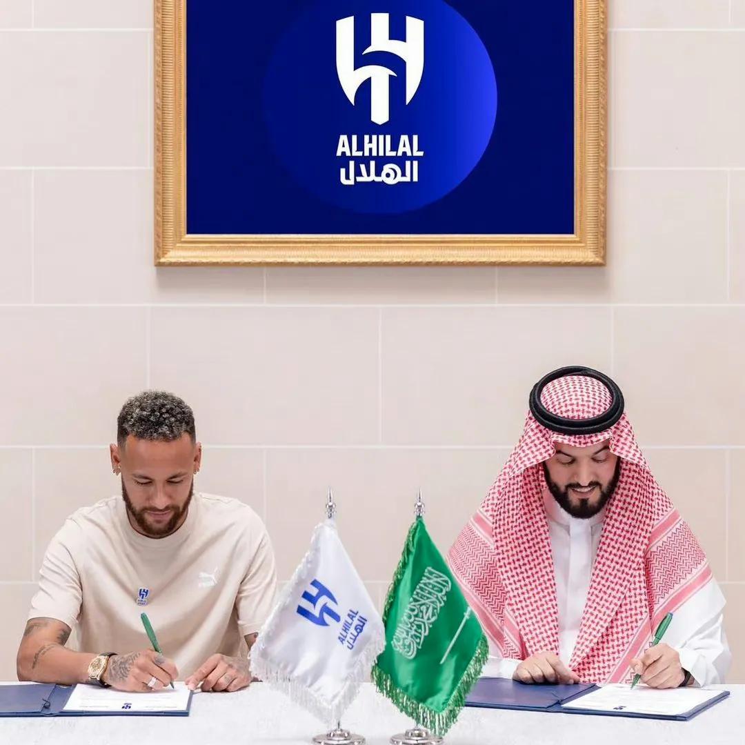 内马尔，一切向钱看！[尬笑]在沙特的日子快过，一天顶巴黎起码四天，何乐而不为？再